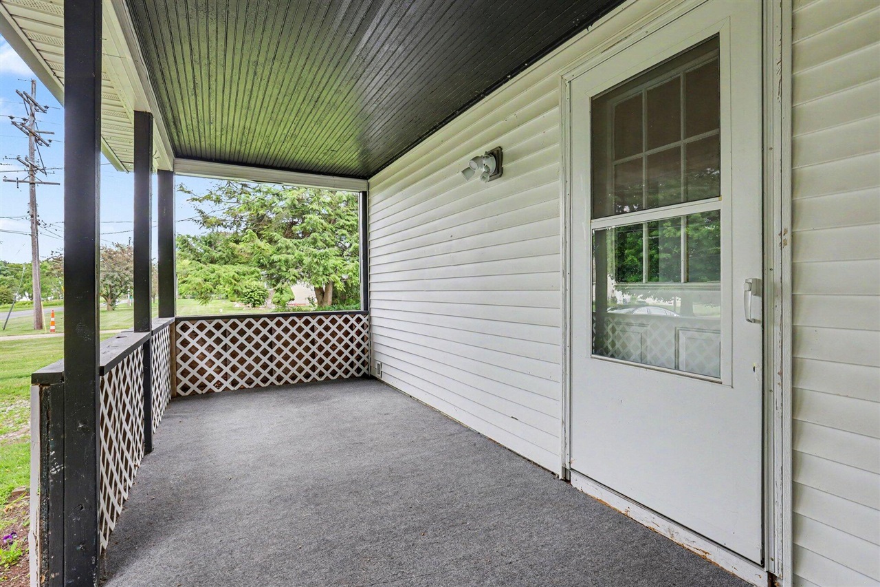 4th image of 190 E Cross St, Clarksville, MI 48815 | MLS# 70542437