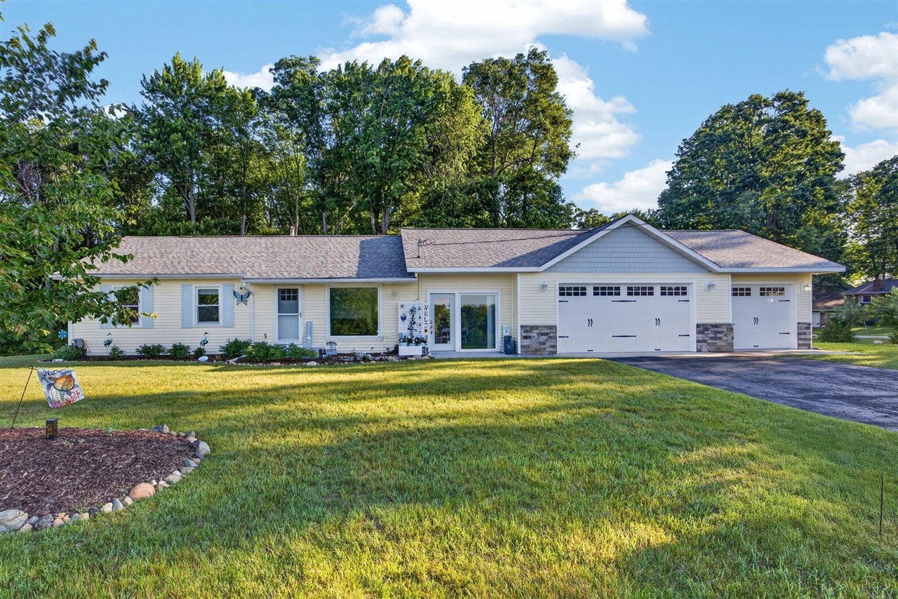 image of 11328 Old Pierce Rd, Stanwood, MI 49346 | MLS# 70542484
