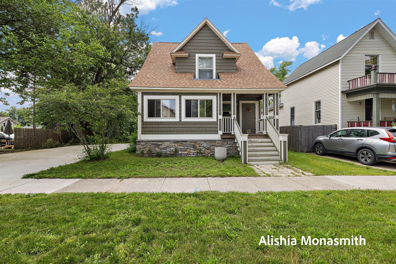 1st image of 313 N 5th St, Grand Haven, MI 49417 | MLS# 70542571