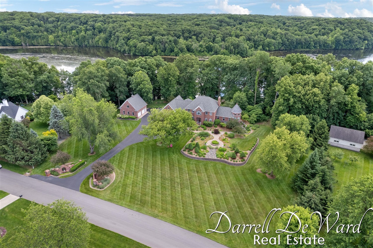 1st image of 13850 Thompson Dr, Lowell, MI 49331 | MLS# 70542576