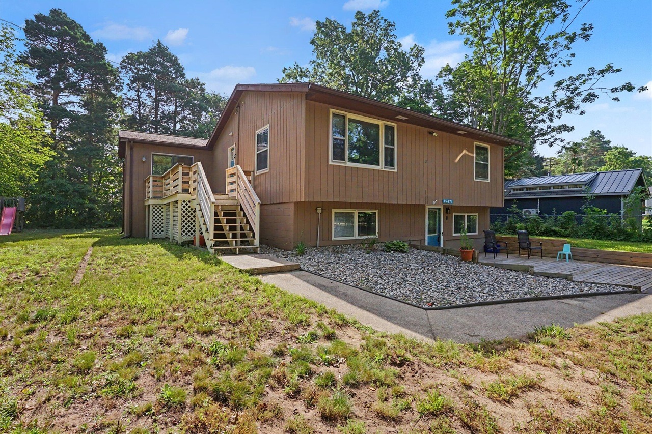 Photo 2 of Single family home for sale at 15471 Ransom St, Holland, MI 49424 | MLS# 70542634 | Listing updated on 2026-09-12
