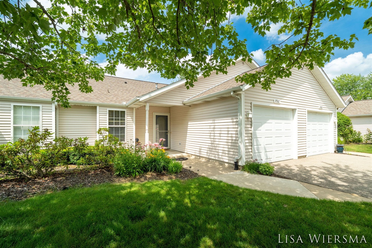 Homes for sale in Holland, MI | 11967 Willow Wood Ln, Holland, MI 49424 | MLS# 70542644