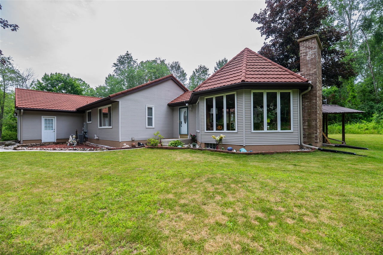 2nd image of 989 Ne Mccabe Ave, Ada, MI 49301 | MLS# 70542697