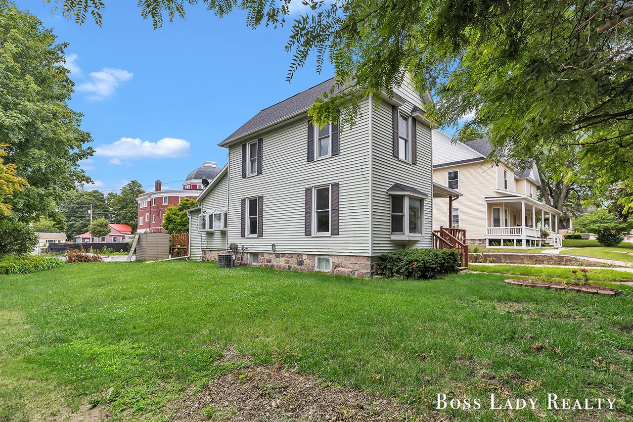 1st image of 305 S Broadway St, Hastings, MI 49058 | MLS# 70542831
