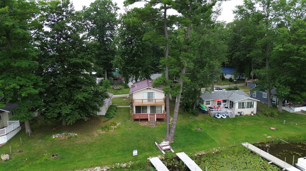 2nd image of 141 S Beechwood Dr, Stanton, MI 48888 | MLS# 70542841