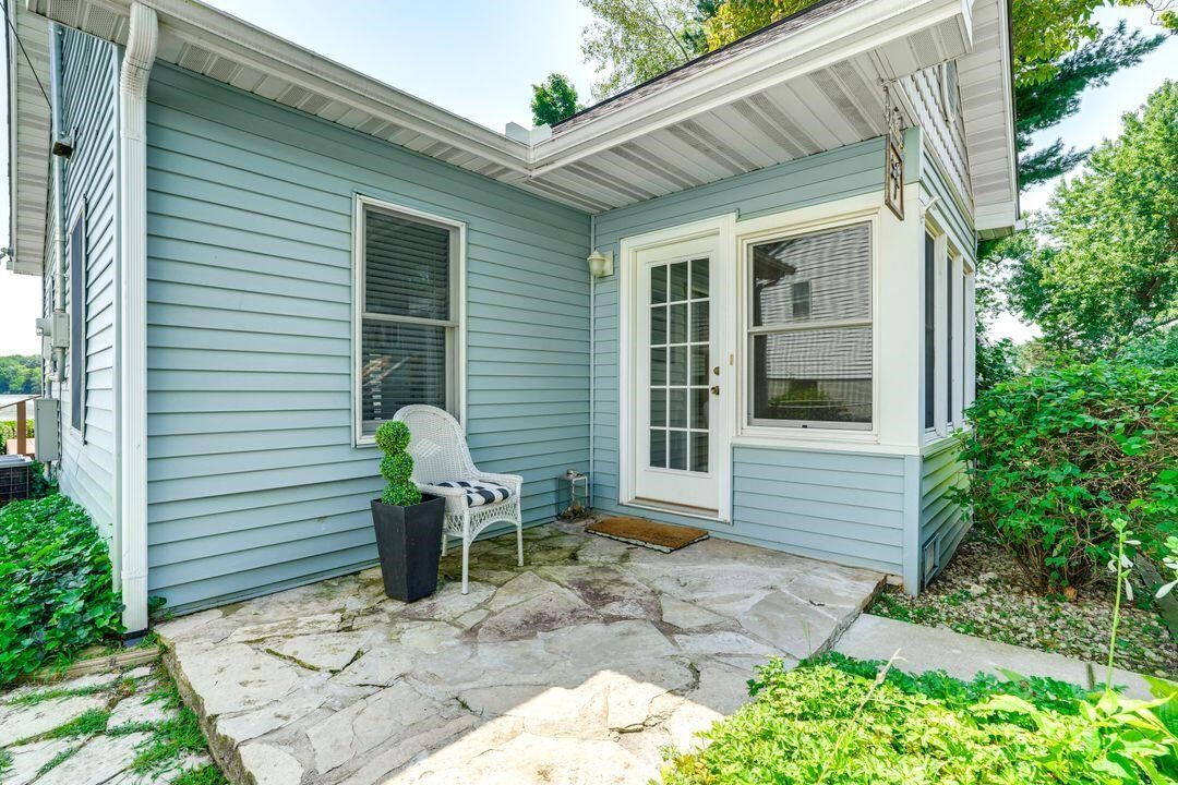 3rd image of 51479 Summit St, Paw Paw, MI 49079 | MLS# 70542901