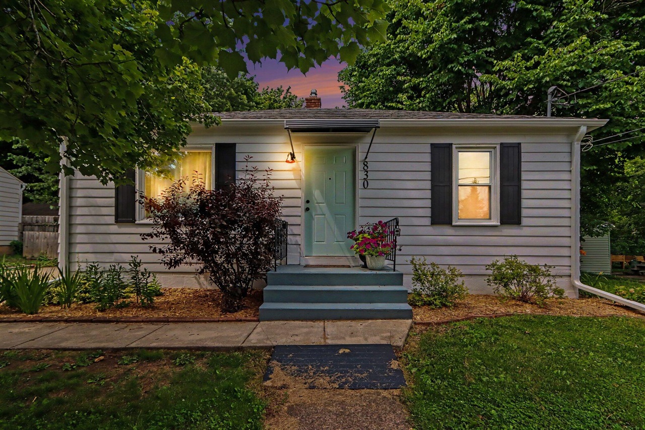 3rd image of 830 Edison St, Kalamazoo, MI 49004 | MLS# 70542902