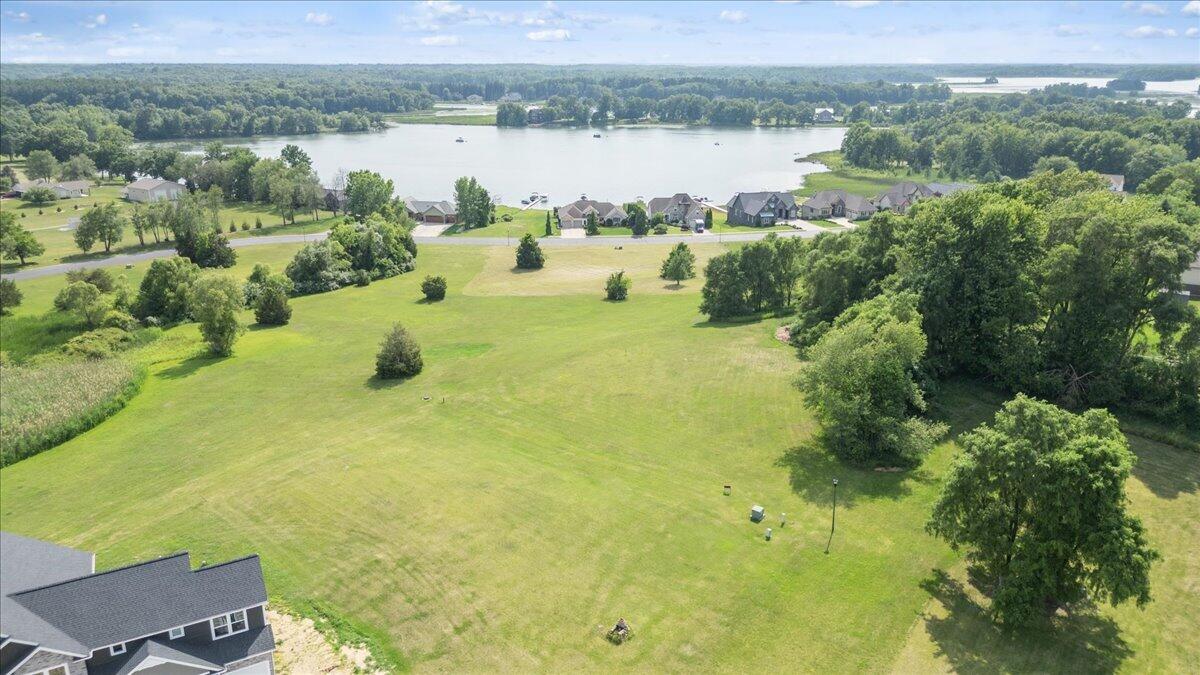 1st image of 12 Coronado Dr, Jackson, MI 49201 | MLS# 70543146