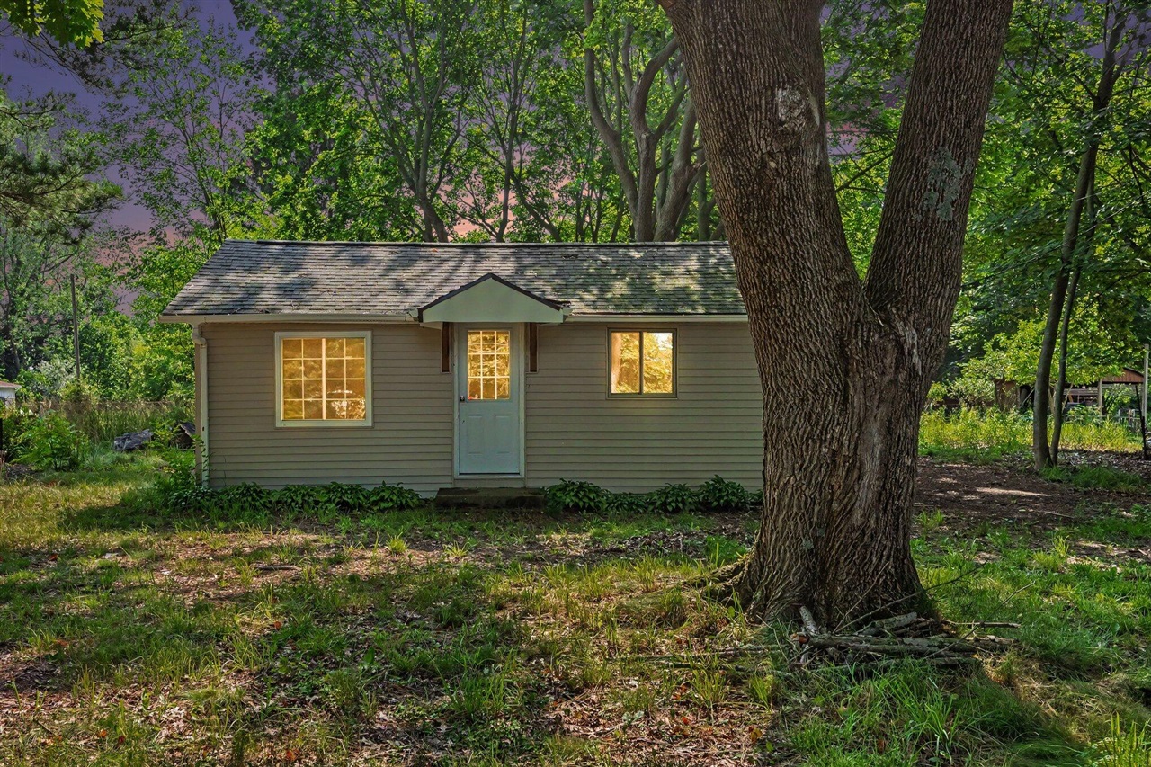 1st image of 11627 S 30th St, Vicksburg, MI 49097 | MLS# 70543181