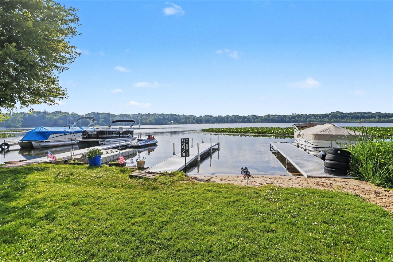 2nd image of 43479 Van Auken Dr, Bangor, MI 49013 | MLS# 70543222
