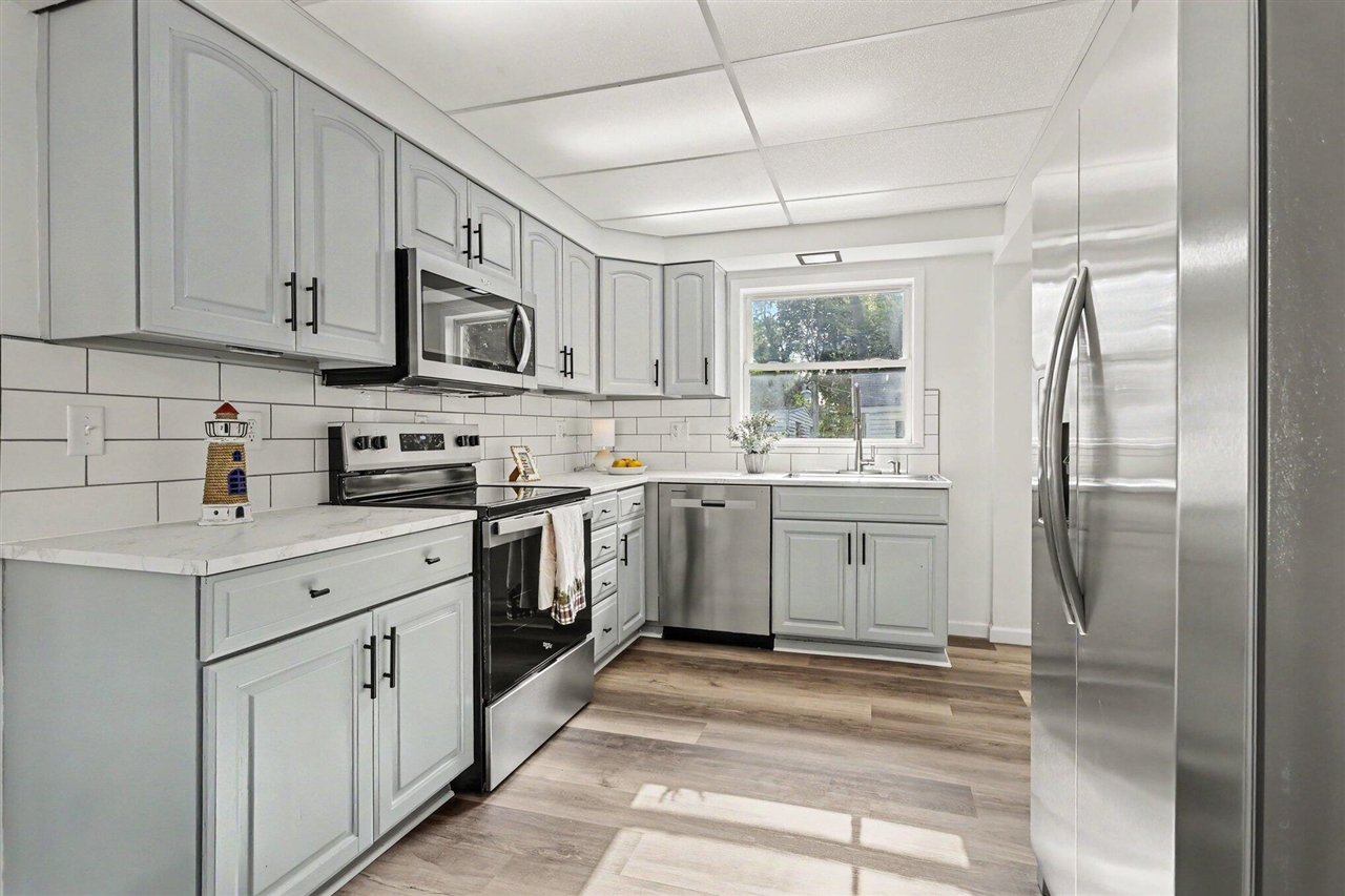 3rd image of 43479 Van Auken Dr, Bangor, MI 49013 | MLS# 70543222