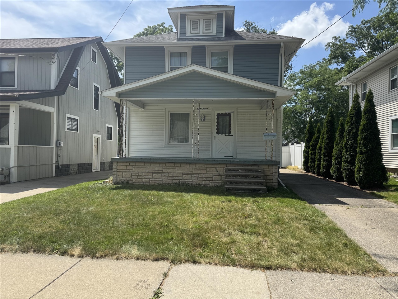 3rd image of 815 N Francis Ave, Lansing, MI 48912 | MLS# 70543367