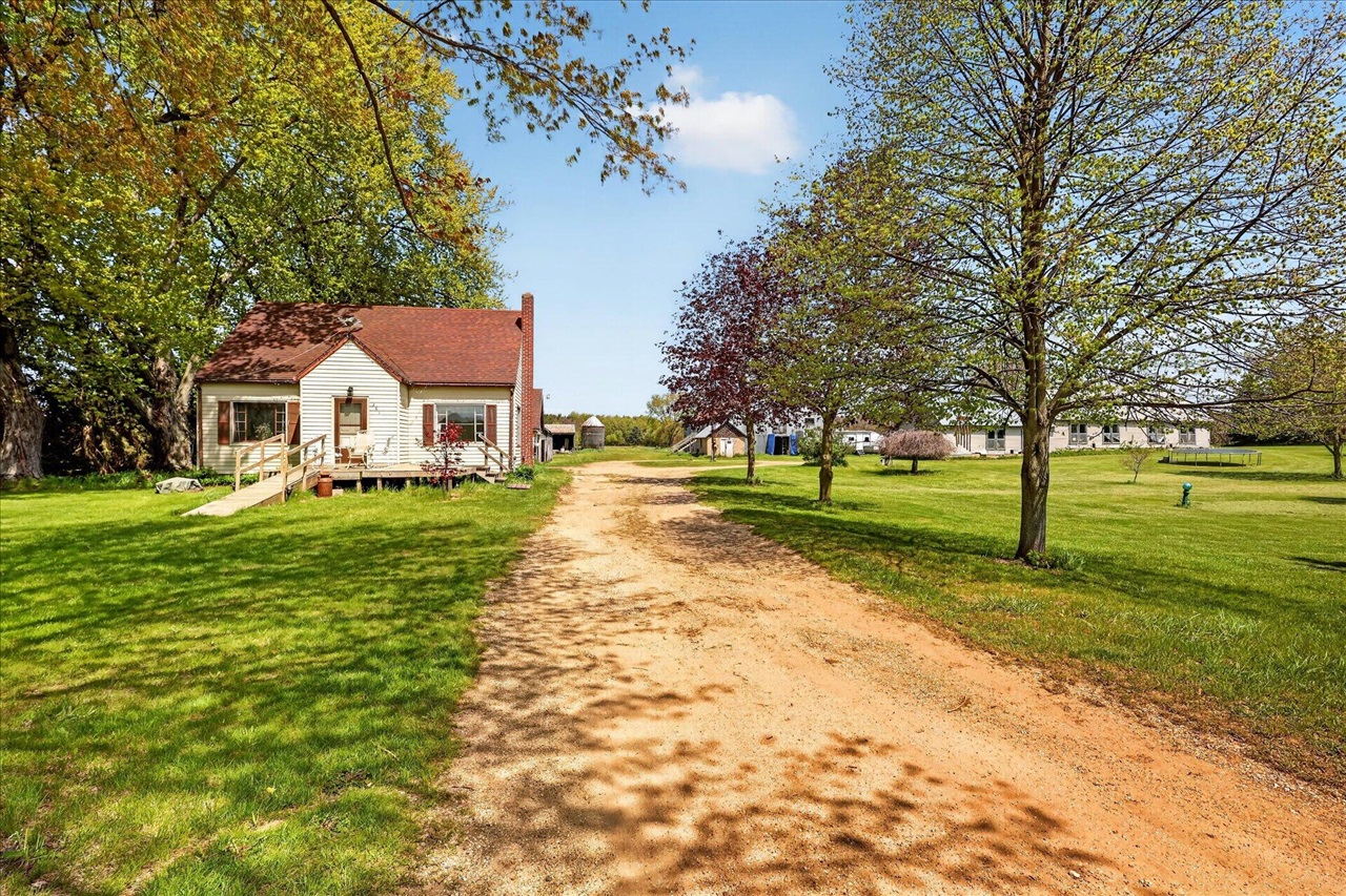 3rd image of 261 19 Mile Rd, Cedar Springs, MI 49319 | MLS# 70543410