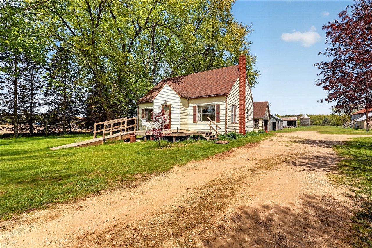 5th image of 261 19 Mile Rd, Cedar Springs, MI 49319 | MLS# 70543410