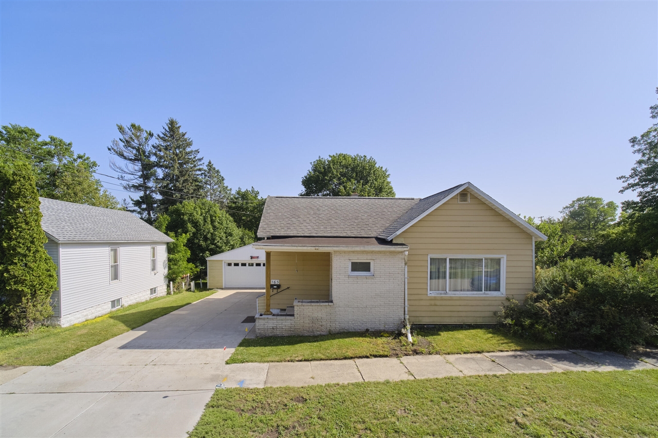 1st image of 163 Van Buren St, Manistee, MI 49660 | MLS# 70543433
