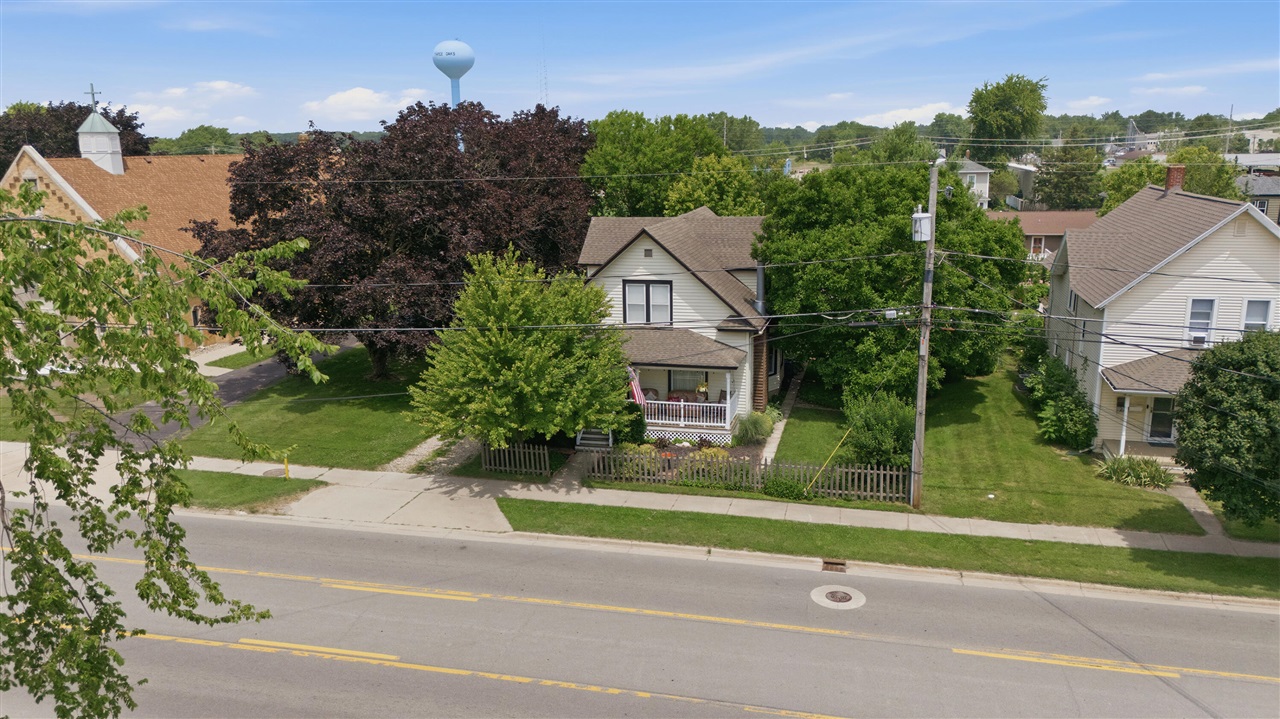 3rd image of 24 W Ash St, Three Oaks, MI 49128 | MLS# 70543447