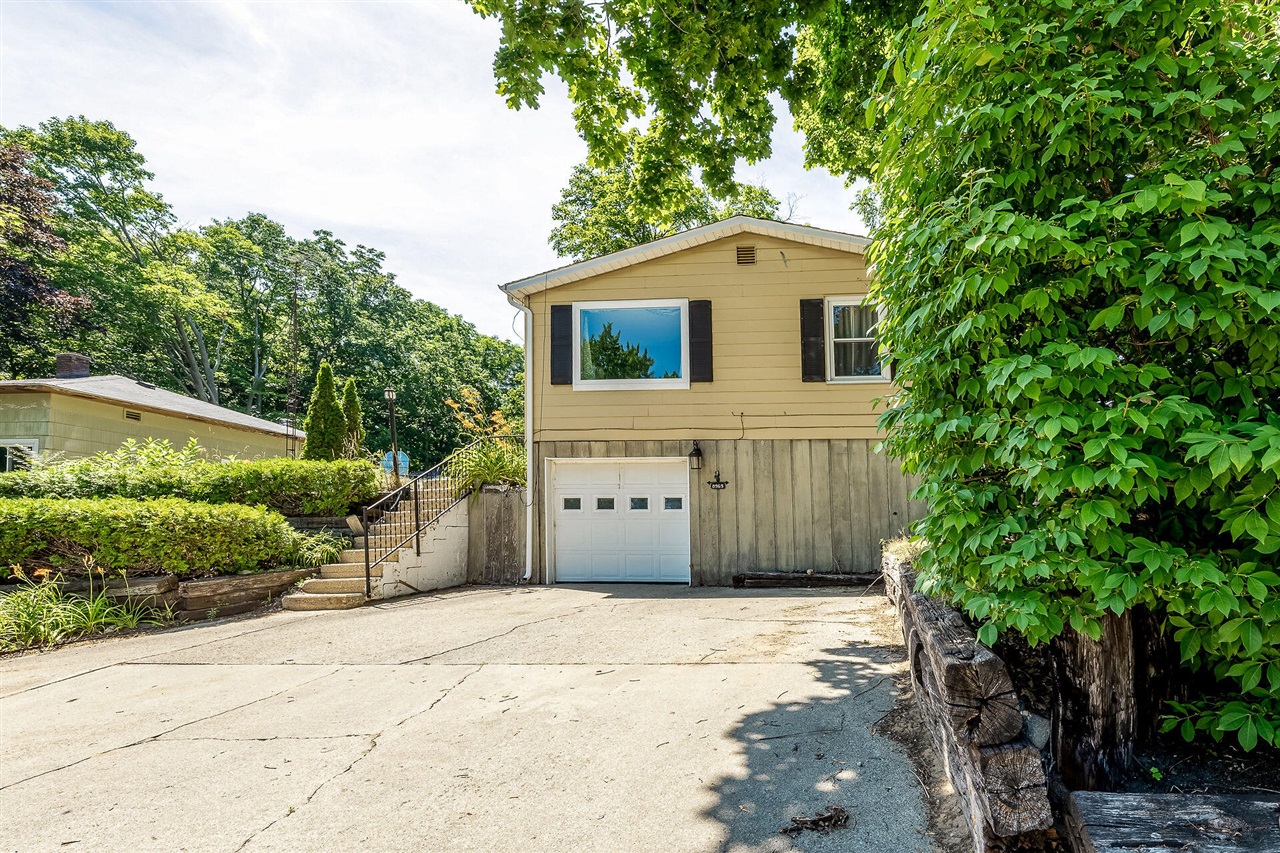 3rd image of 8969 Ferry St, Montague, MI 49437 | MLS# 70543449