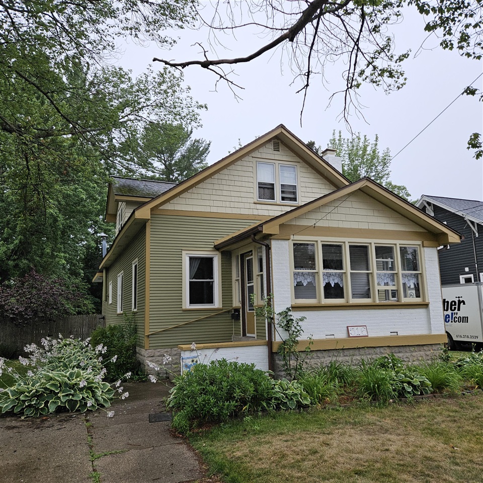 2nd image of 516 E Exchange St, Spring Lake, MI 49456 | MLS# 70543466