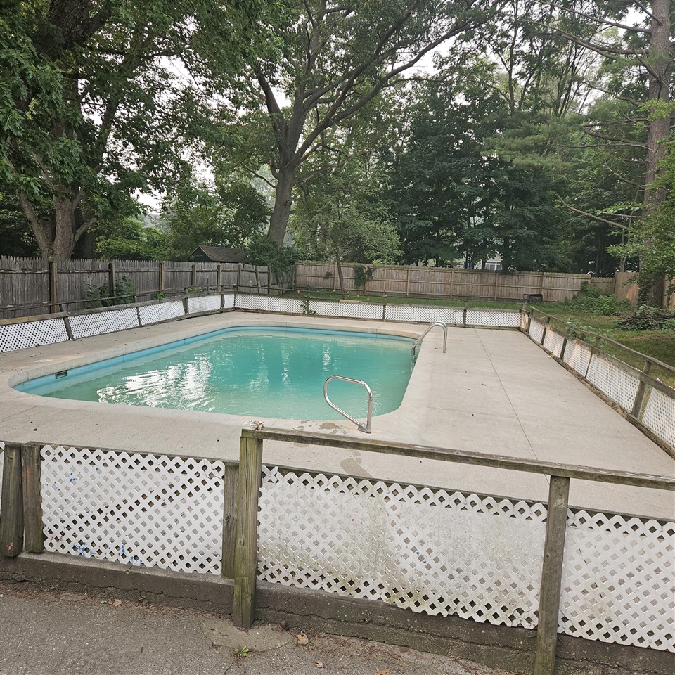 3rd image of 516 E Exchange St, Spring Lake, MI 49456 | MLS# 70543466
