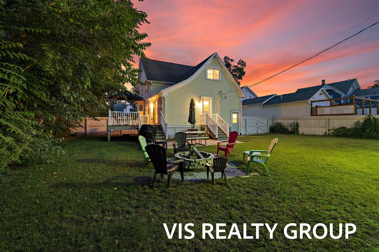 2nd image of 627 Fulton Ave, Grand Haven, MI 49417 | MLS# 70543468