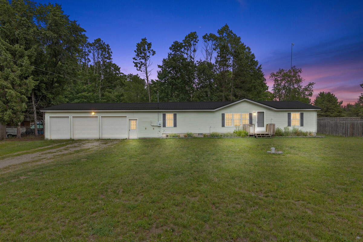 1st image of 18720 Stonehouse Rd, Hersey, MI 49639 | MLS# 70543470