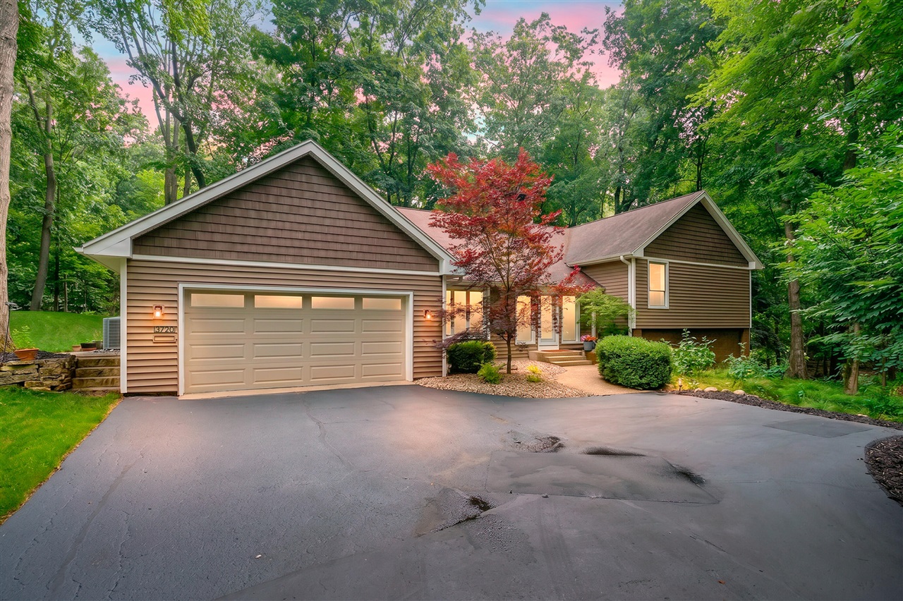 1st image of 3720 Blackberry Ln, Kalamazoo, MI 49008 | MLS# 70543534