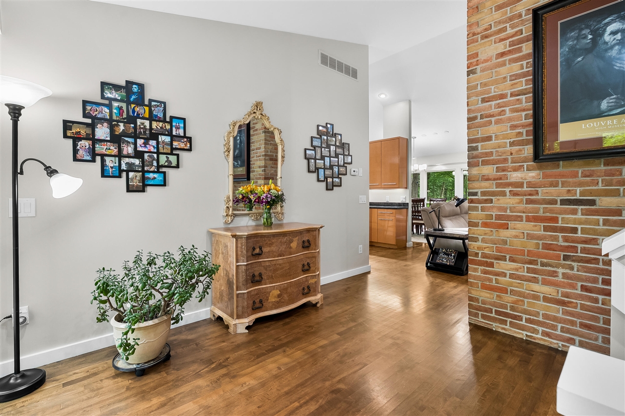 4th image of 3720 Blackberry Ln, Kalamazoo, MI 49008 | MLS# 70543534