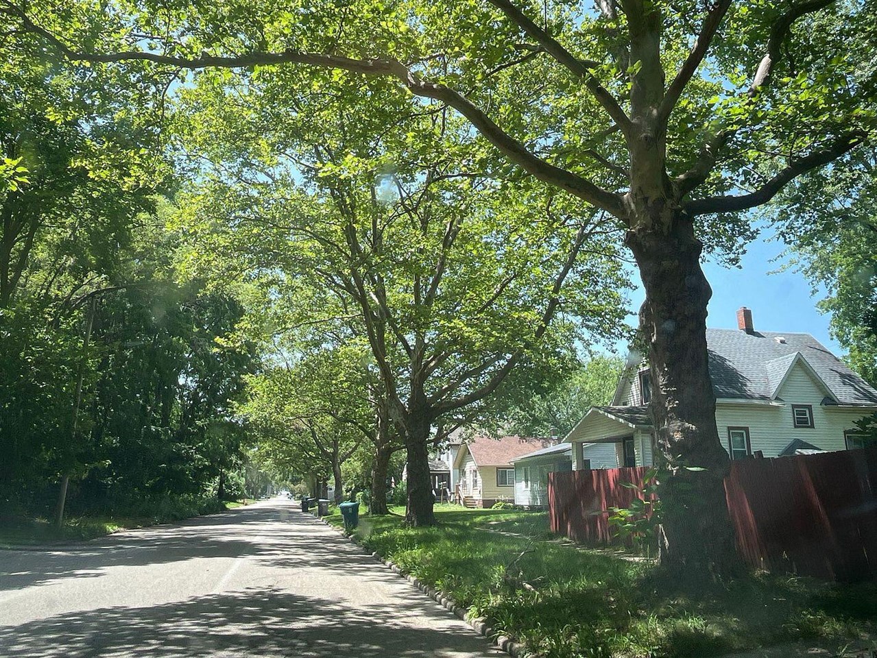 4th image of 1320 Bryant St, Kalamazoo, MI 49001 | MLS# 70543593