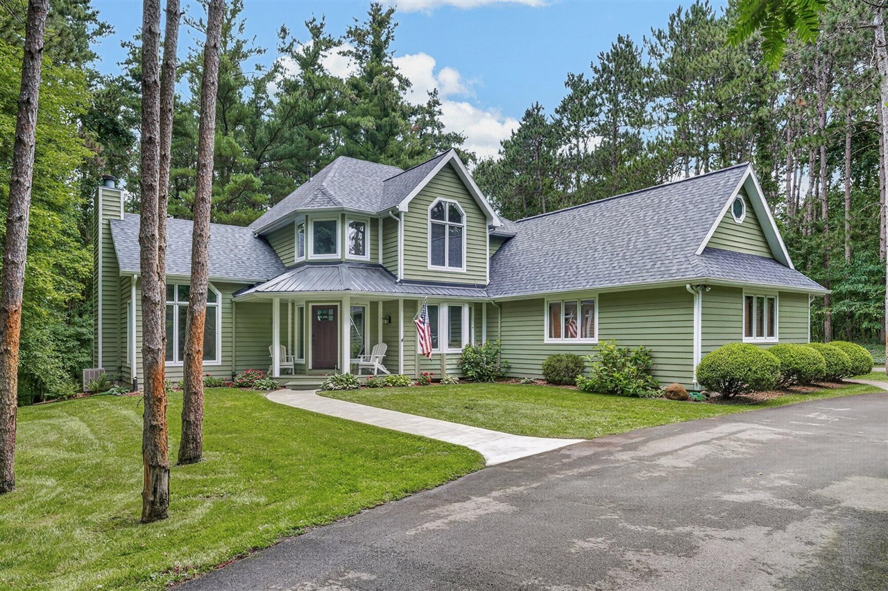 1st image of 8120 Glenwynd Dr, Kalamazoo, MI 49009 | MLS# 70543600