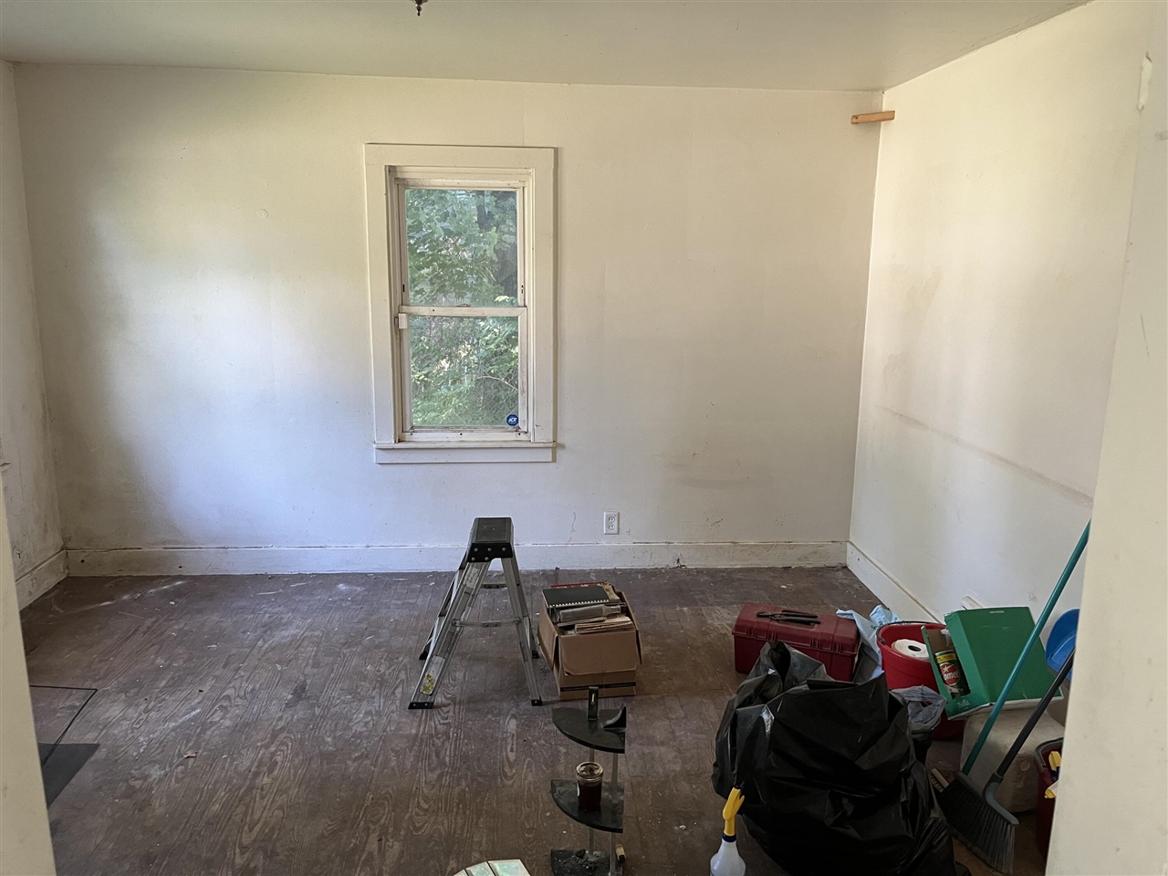 5th image of 3871 Main St, Benton Harbor, MI 49022 | MLS# 70543644