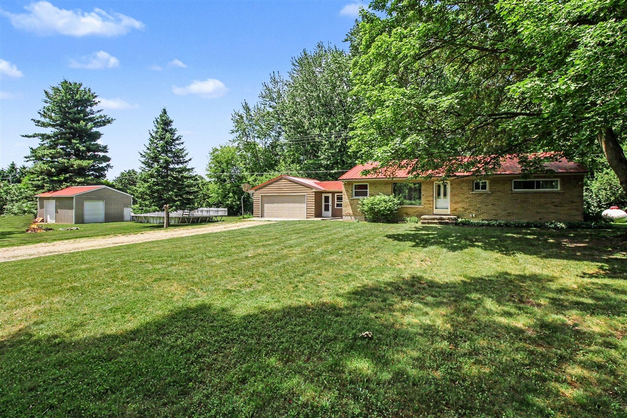 2nd image of 6025 Zimmer Rd, Haslett, MI 48840 | MLS# 70543669