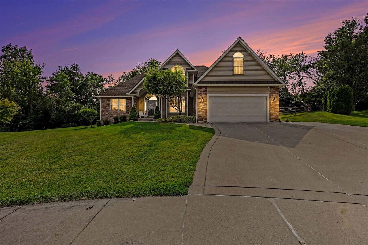 Homes for sale in Tecumseh, MI | 612 Hickory Ridge Dr, Tecumseh, MI 49286 | MLS# 70543678