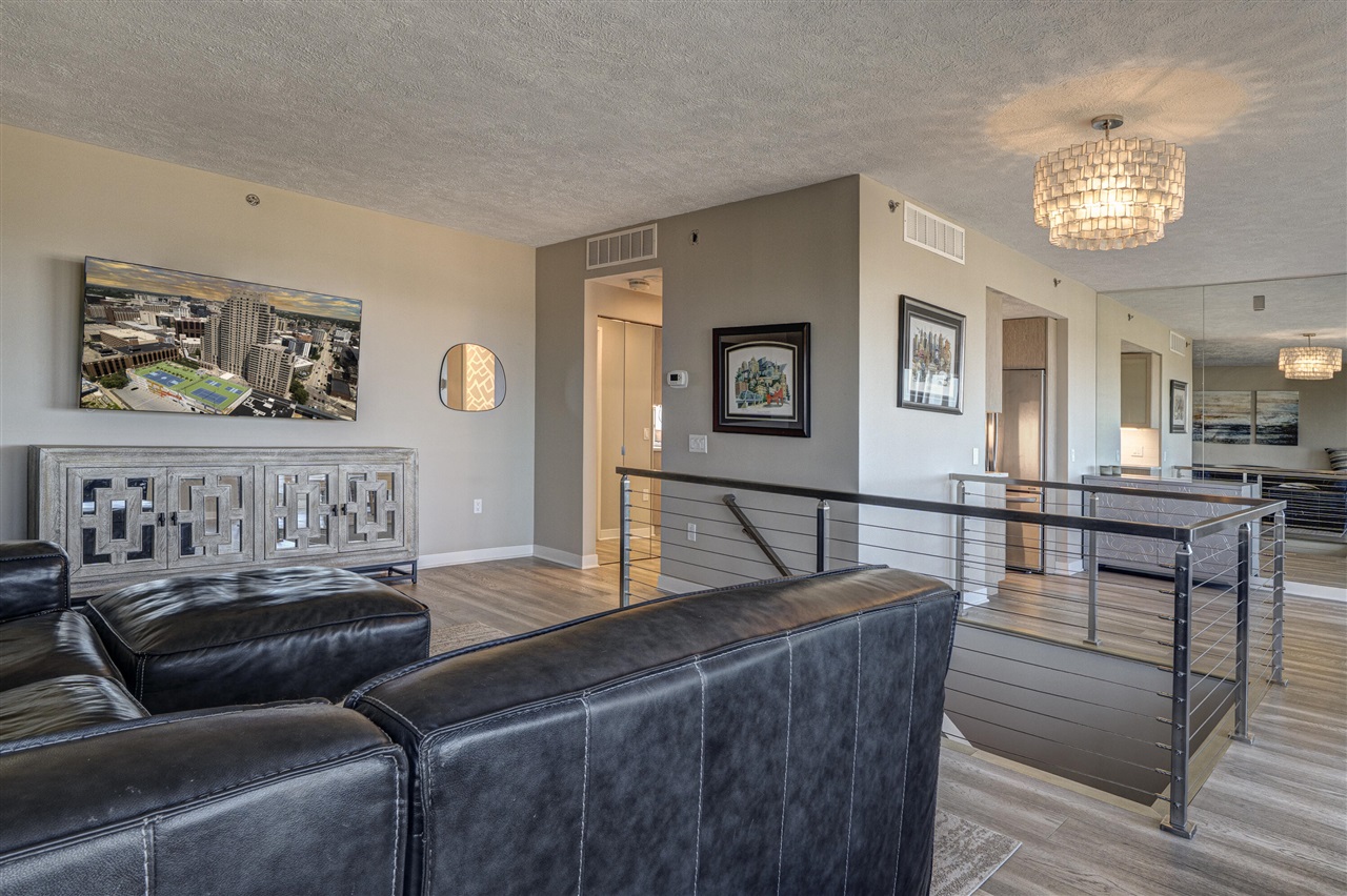4th image of 124 Campau Cir, Grand Rapids, MI 49503-2660