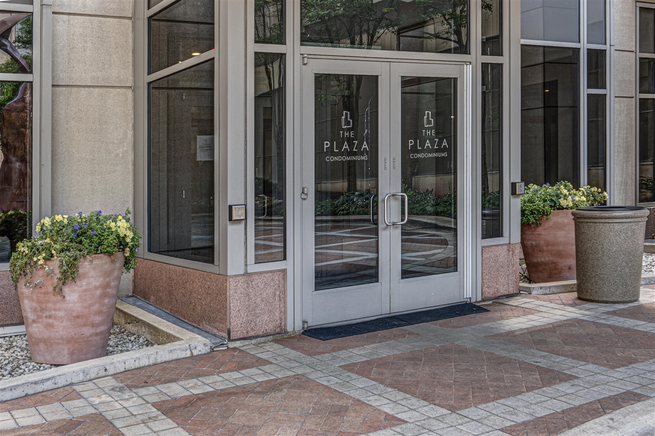 2nd image of 124 Campau Cir, Grand Rapids, MI 49503