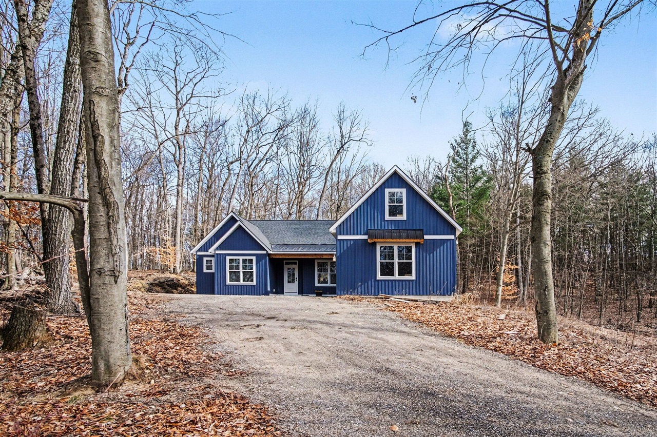 3rd image of 9370 S Hannah Ln, Newaygo, MI 49337 | MLS# 70543728
