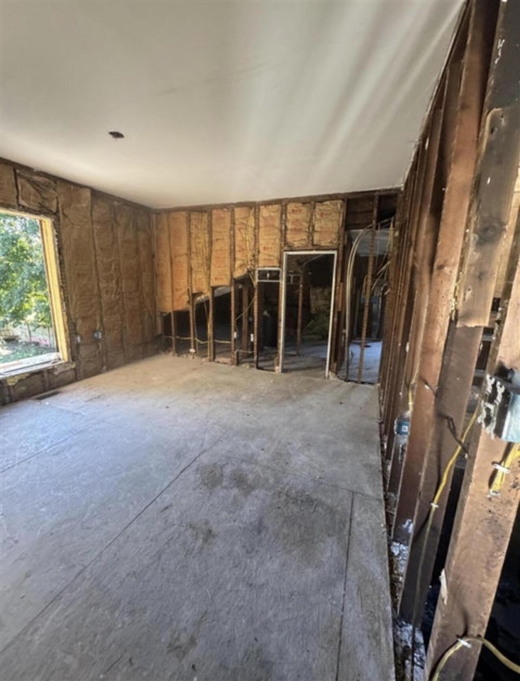 3rd image of 606 8Th St, Three Rivers, MI 49093 | MLS# 70543762