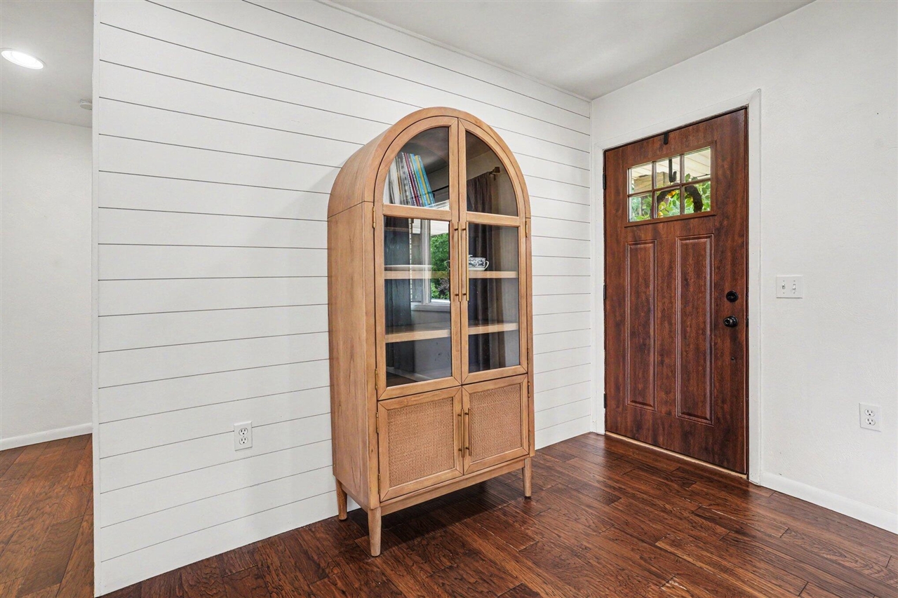 4th image of 50206 Carino Ct, Paw Paw, MI 49079 | MLS# 70543903