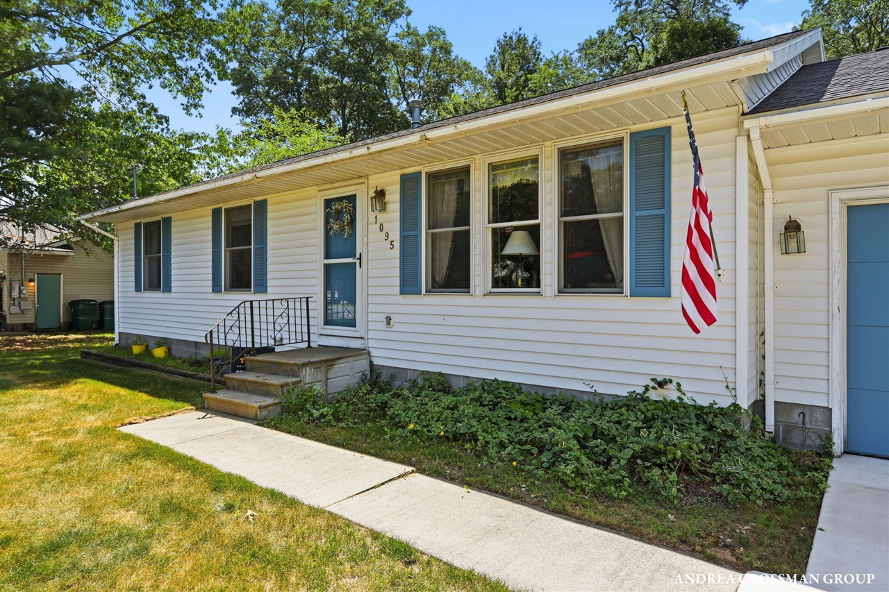 1st image of 1095 Becker Rd, Muskegon, MI 49445 | MLS# 70543973