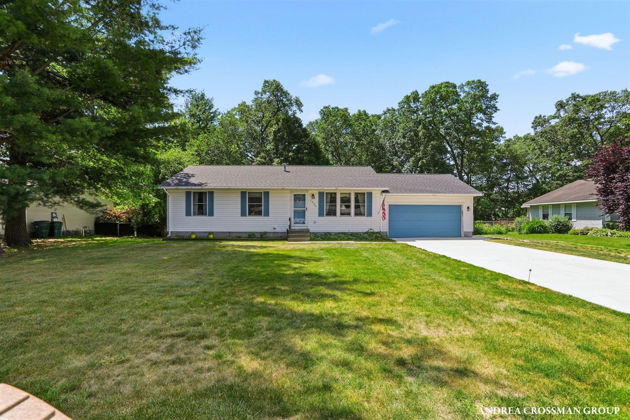2nd image of 1095 Becker Rd, Muskegon, MI 49445 | MLS# 70543973