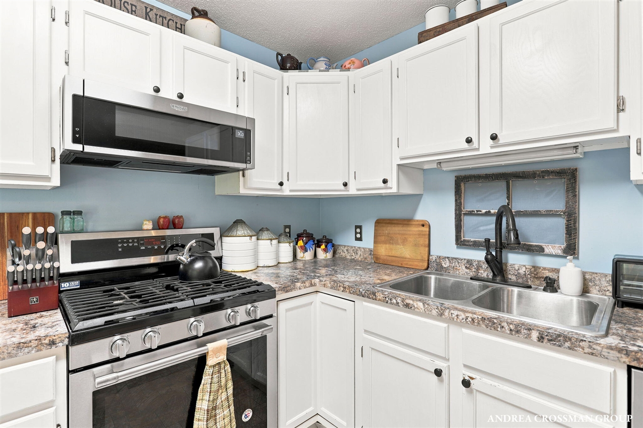 3rd image of 1095 Becker Rd, Muskegon, MI 49445 | MLS# 70543973