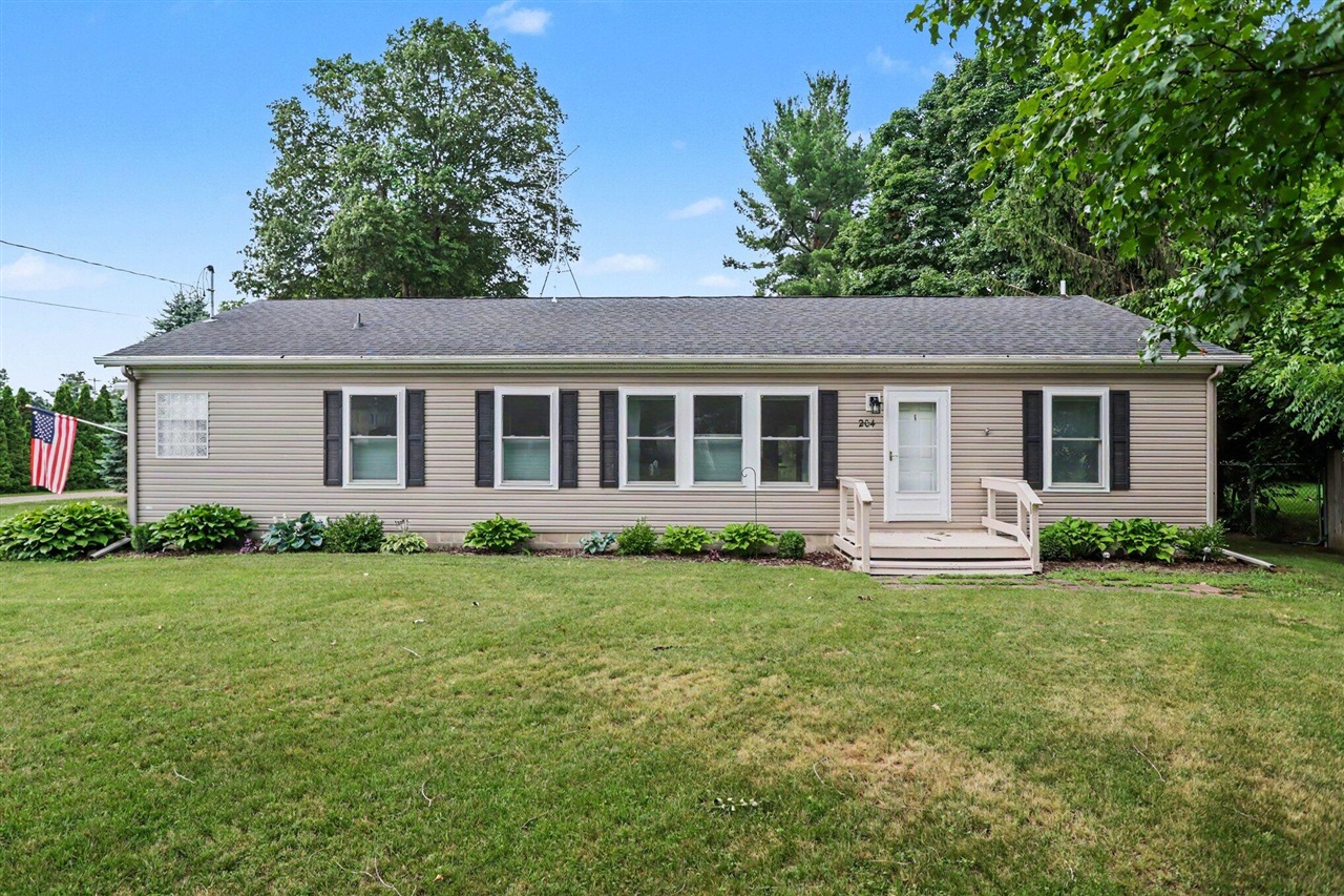 Homes for sale in Athens, MI | 204 E Holcomb St, Athens, MI 49011 | MLS# 70544020