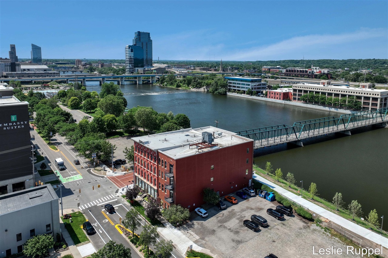 Listing Photo 3 - Condo for sale in building located at 801 Monroe Ave, Grand Rapids, MI 49503 - Unit #206
