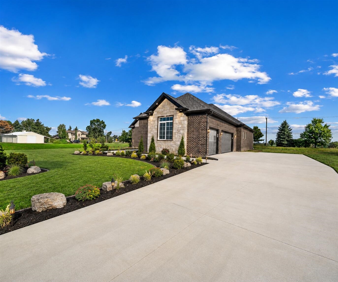 2nd image of 8561 Cobblestone Dr, Newport, MI 48166 | MLS# 70544078