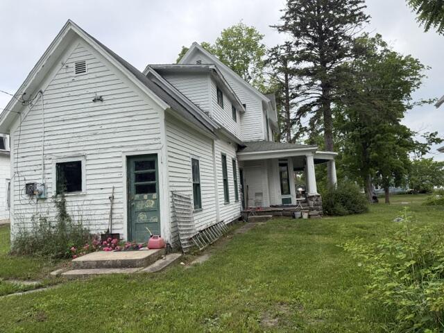3rd image of 423 W Upton Ave, Reed City, MI 49677 | MLS# 70544153