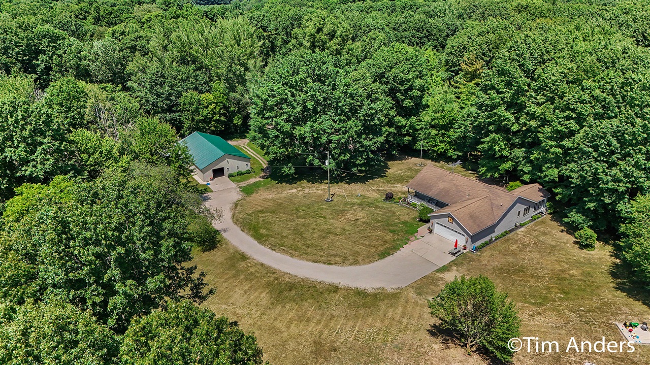 4th image of 3455 Northkent Pine Dr, Kent City, MI 49330 | MLS# 70544202
