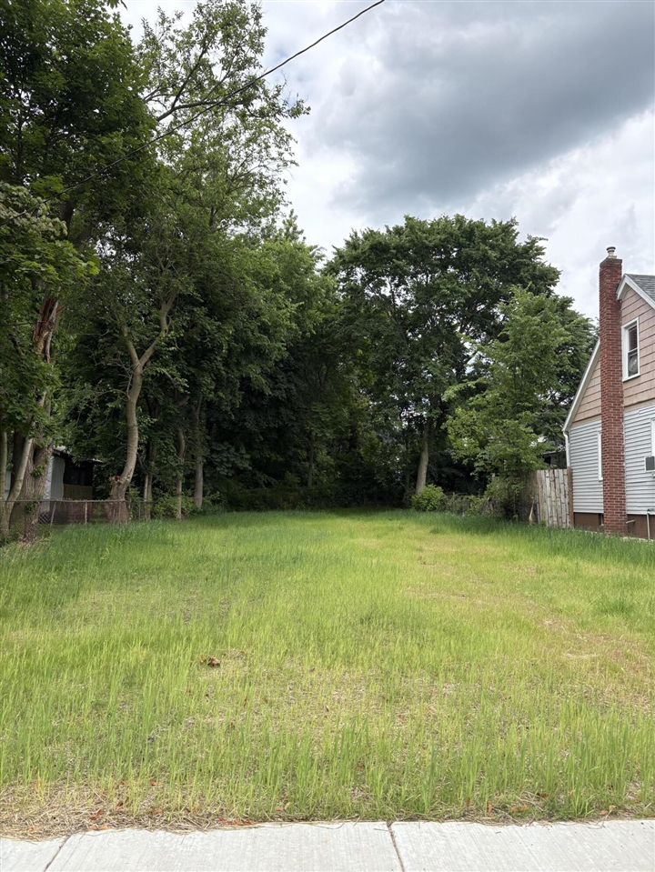 1st image of 814 E North St, Jackson, MI 49202 | MLS# 70544277