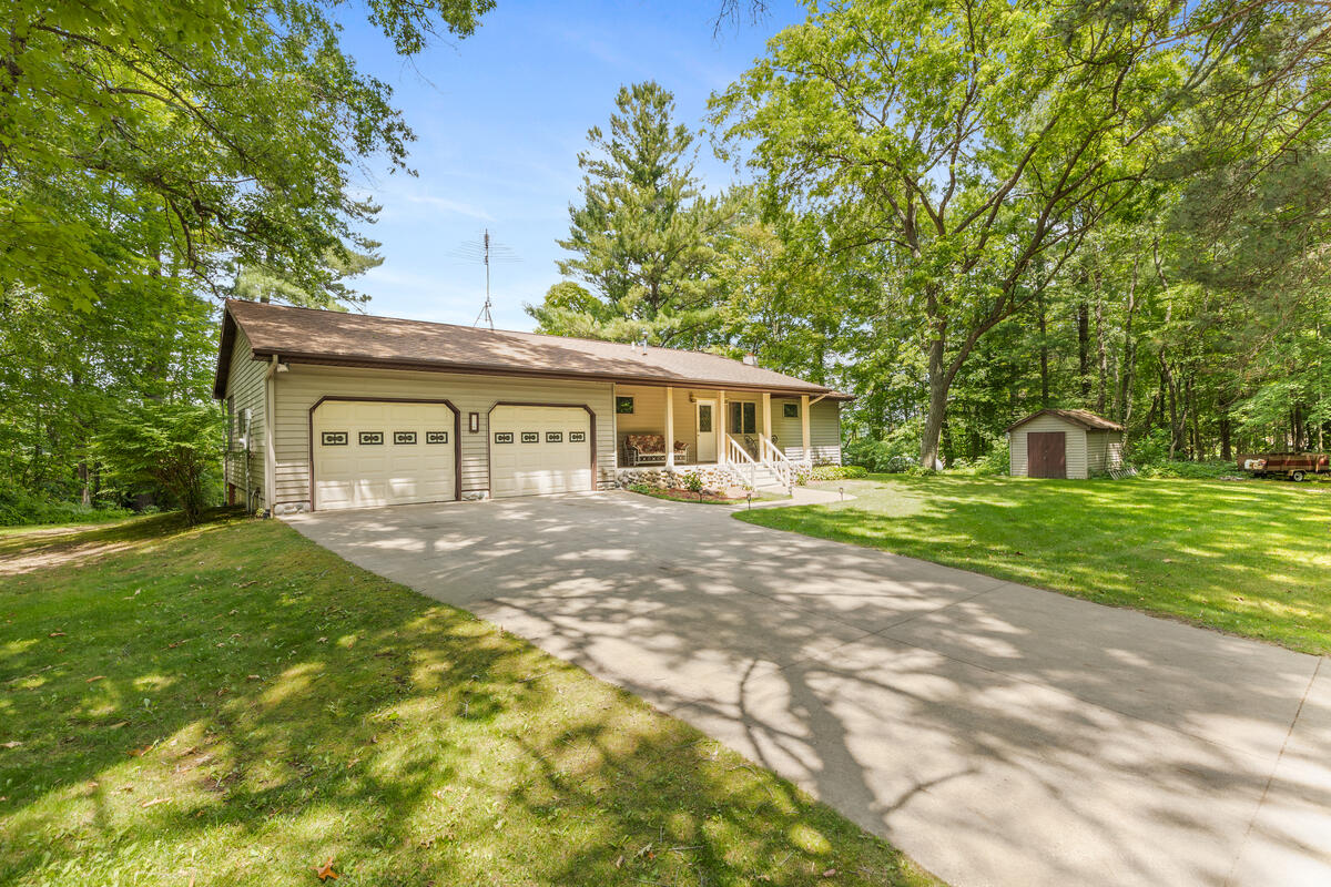 4th image of 730 W Evergreen Rd, Sidney, MI 48885 | MLS# 70544348