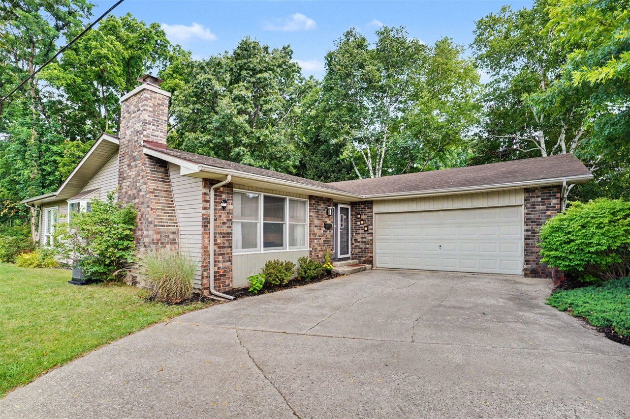 1st image of 123 Bennett Ave, Hartford, MI 49057 | MLS# 70544369