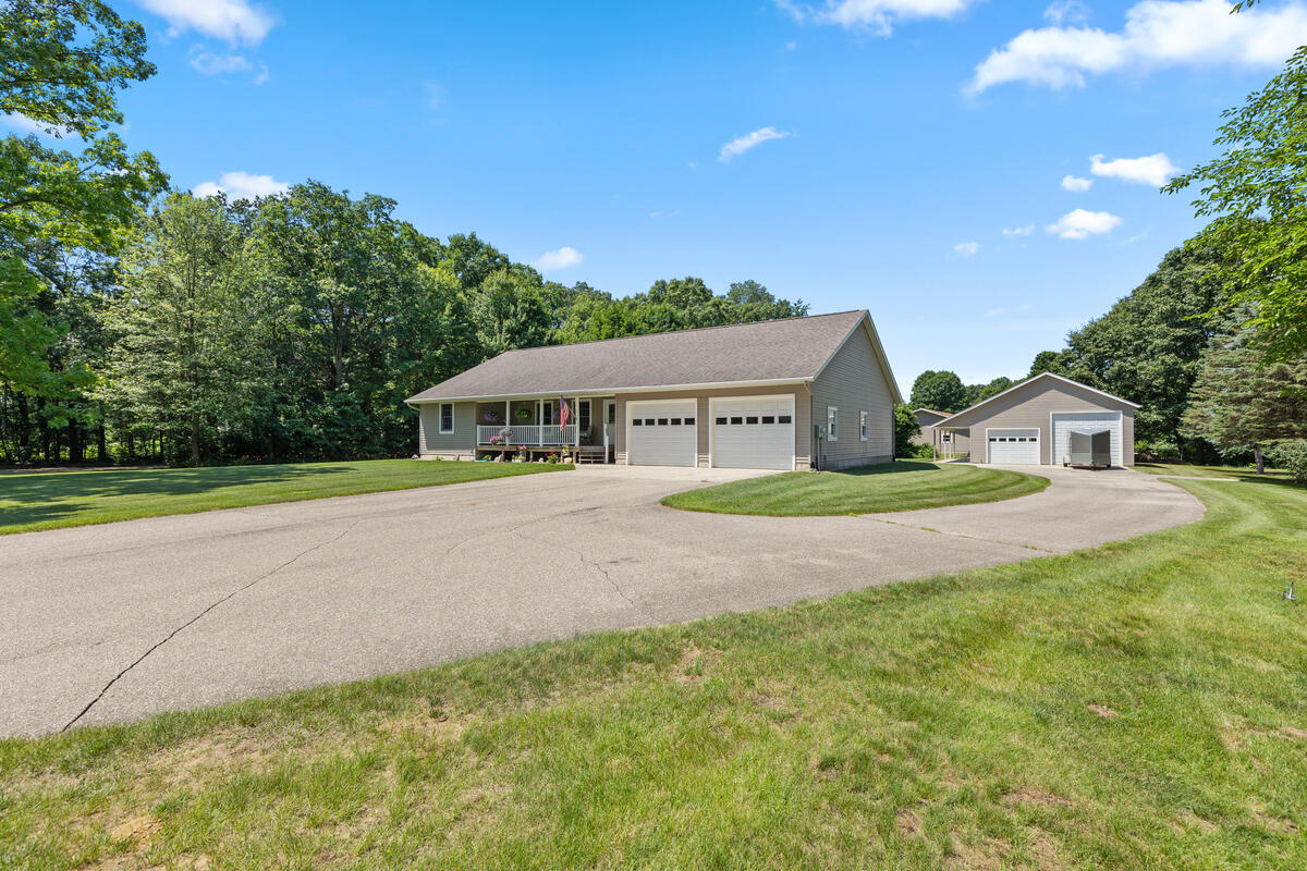 4th image of 14113 136Th Ave, Grand Haven, MI 49417 | MLS# 70544391
