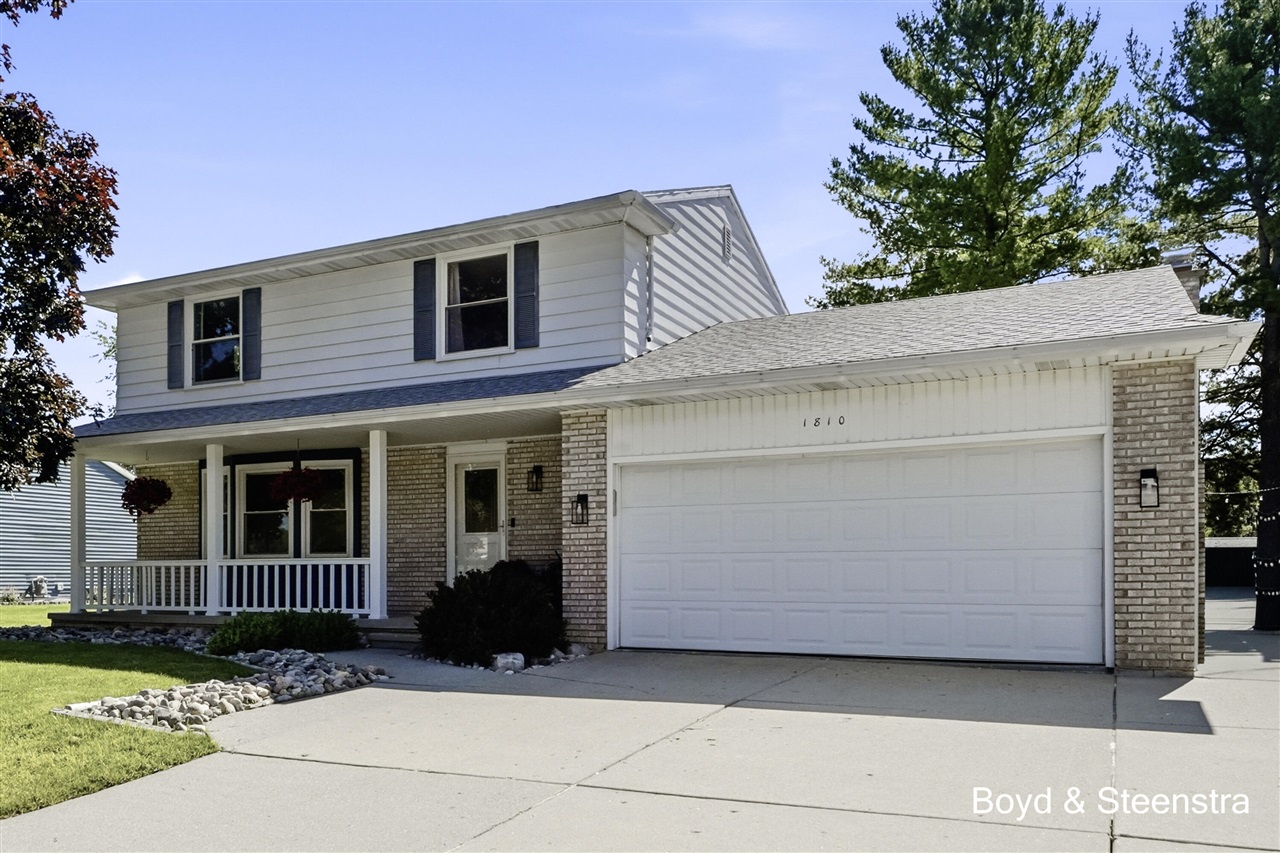 1st image of 1810 Amberina Dr, Lansing, MI 48917 | MLS# 70544393